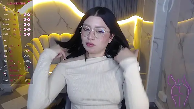 mily thomson b  online show from October 2025 12:59:01 PM