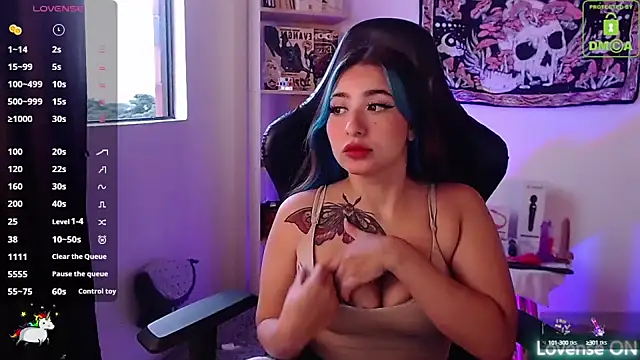 sweetcoralinee online show from September 2025 09:51:01 PM