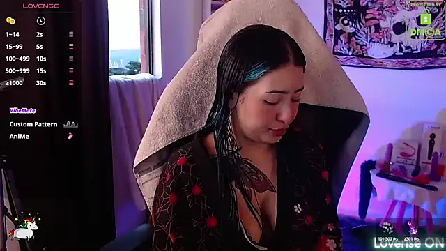 sweetcoralinee online show from October 2025 10:30:01 PM