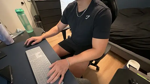 Snapshot of charlie_s2534 chatting on February 2026 05:19:02 PM charlie s2534 online show from February 2026 05:19:02 PM