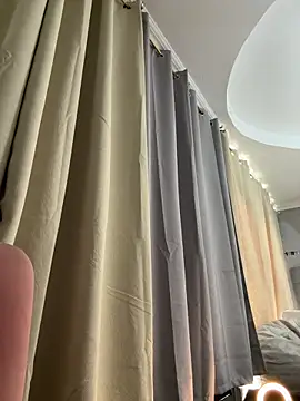 Snapshot of emiss_ chatting on February 2025 01:49:02 PM emiss online show from February 2025 01:49:02 PM