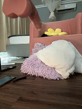 Snapshot of emiss_ chatting on March 2025 10:31:02 PM emiss online show from March 2025 10:31:02 PM