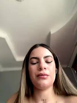 Snapshot of emiss_ chatting on September 2025 03:37:02 PM emiss online show from September 2025 03:37:02 PM