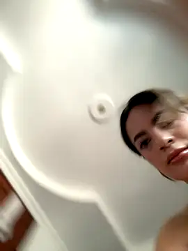 Snapshot of emiss_ chatting on October 2025 03:12:02 PM emiss online show from October 2025 03:12:02 PM