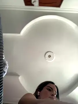 Snapshot of emiss_ chatting on October 2025 03:24:02 PM emiss online show from October 2025 03:24:02 PM