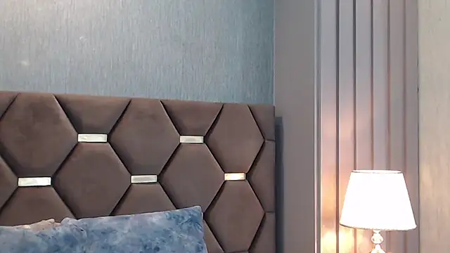 ThaniaJones online show from April 2026 11:47:02 AM