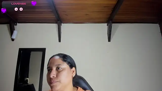 Snapshot of EmiliWilliams chatting on September 2025 10:42:01 PM EmiliWilliams online show from September 2025 10:42:01 PM