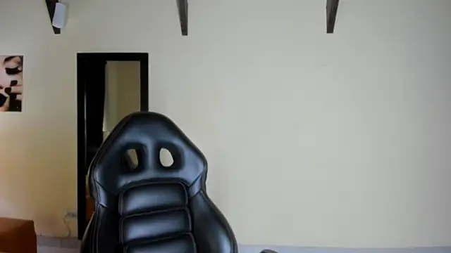 Snapshot of EmiliWilliams chatting on September 2025 11:10:02 PM EmiliWilliams online show from September 2025 11:10:02 PM