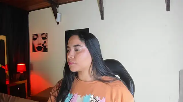 Snapshot of EmiliWilliams chatting on October 2025 11:58:01 PM EmiliWilliams online show from October 2025 11:58:01 PM