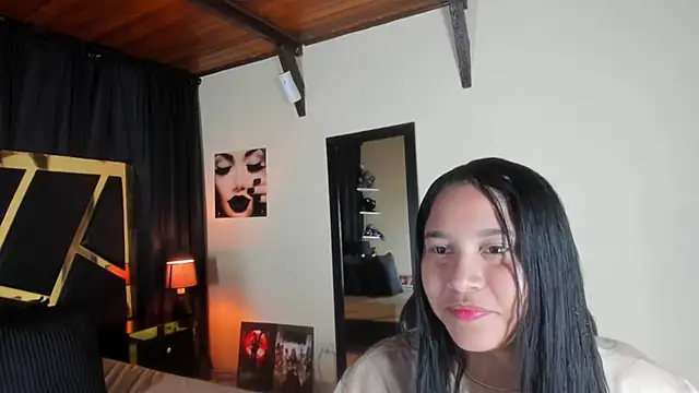 Snapshot of EmiliWilliams chatting on November 2025 11:46:01 PM EmiliWilliams online show from November 2025 11:46:01 PM