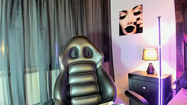 Snapshot of EmiliWilliams chatting on February 2026 09:48:02 PM EmiliWilliams online show from February 2026 09:48:02 PM