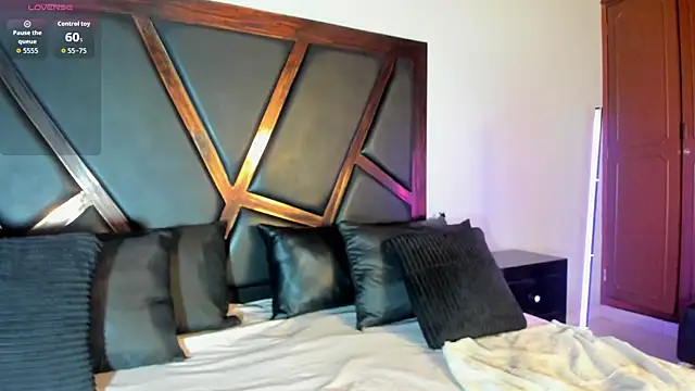 Snapshot of EmiliWilliams chatting on February 2026 11:17:01 PM EmiliWilliams online show from February 2026 11:17:01 PM