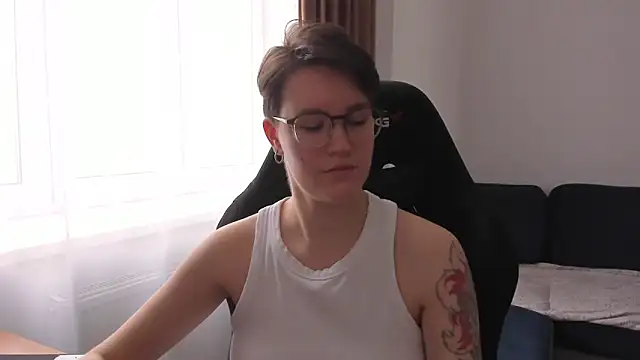 JessieFlower online show from April 2026 08:00:02 AM