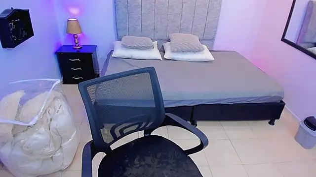 Lana stone  online show from February 2025 03:30:02 AM