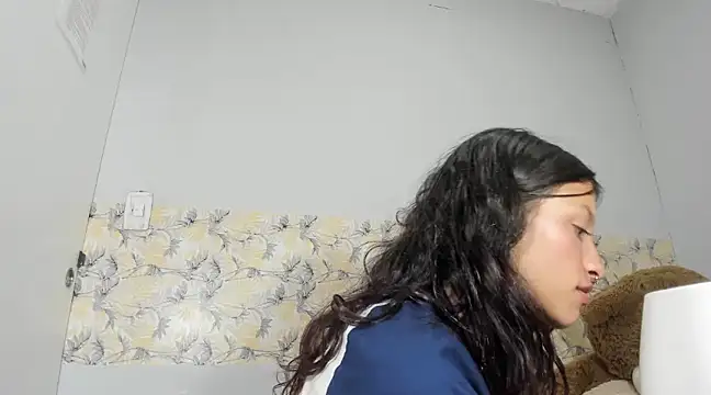 Snapshot of Emma-Wilson chatting on February 2025 08:02:02 AM Emma-Wilson online show from February 2025 08:02:02 AM