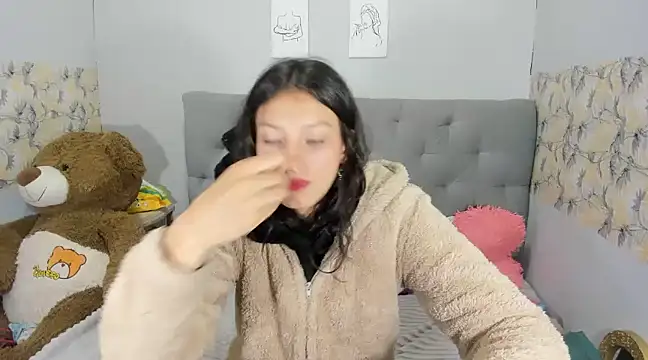 Snapshot of Emma-Wilson chatting on February 2025 10:43:02 PM Emma-Wilson online show from February 2025 10:43:02 PM