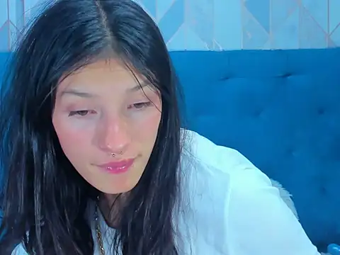 Snapshot of Emma-Wilson chatting on February 2025 03:10:02 AM Emma-Wilson online show from February 2025 03:10:02 AM