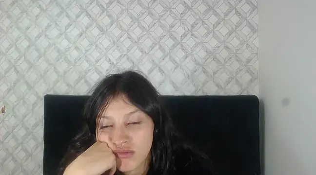 Snapshot of Emma-Wilson chatting on February 2025 09:32:02 AM Emma-Wilson online show from February 2025 09:32:02 AM