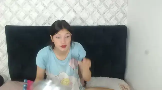 Snapshot of Emma-Wilson chatting on February 2025 09:47:01 PM Emma-Wilson online show from February 2025 09:47:01 PM