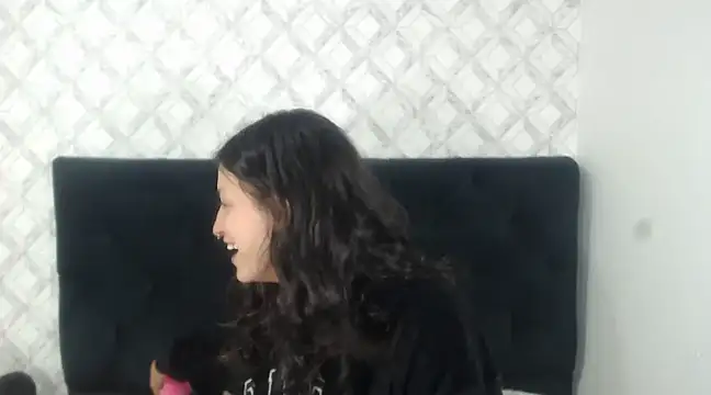 Snapshot of Emma-Wilson chatting on February 2025 12:52:01 AM Emma-Wilson online show from February 2025 12:52:01 AM