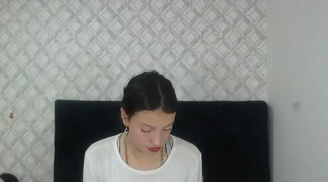 Snapshot of Emma-Wilson chatting on February 2025 09:35:02 PM Emma-Wilson online show from February 2025 09:35:02 PM