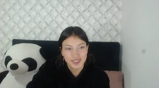 Snapshot of Emma-Wilson chatting on February 2025 05:04:02 AM Emma-Wilson online show from February 2025 05:04:02 AM