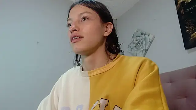 Snapshot of Emma-Wilson chatting on March 2025 05:46:01 PM Emma-Wilson online show from March 2025 05:46:01 PM