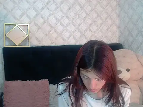 Snapshot of Emma-Wilson chatting on September 2025 05:22:01 AM Emma-Wilson online show from September 2025 05:22:01 AM