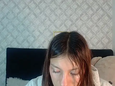 Snapshot of Emma-Wilson chatting on November 2025 03:30:01 AM Emma-Wilson online show from November 2025 03:30:01 AM