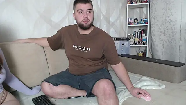 Pair of Gods  online show from October 2025 03:51:02 AM