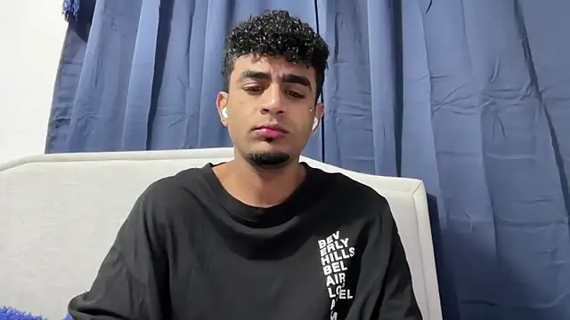 dominic brandd23 online show from October 2025 09:09:02 AM