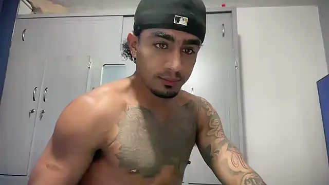 Snapshot of dominic_brandd23 chatting on June 2026 03:55:01 AM dominic brandd23 online show from June 2026 03:55:01 AM