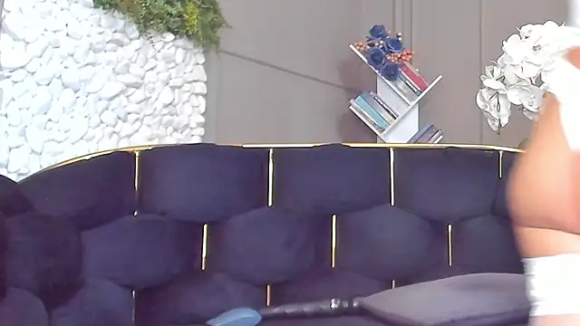 Deliciouslips online show from October 2025 12:05:02 PM