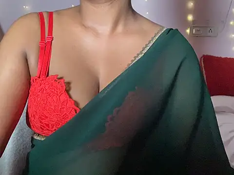 Snapshot of Sexy_trisha__7 chatting on June 2026 12:43:02 AM Sexy trisha 7 online show from June 2026 12:43:02 AM