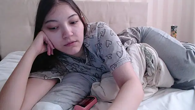 Snapshot of AlisaDevis chatting on February 2026 07:09:02 AM AlisaDevis online show from February 2026 07:09:02 AM