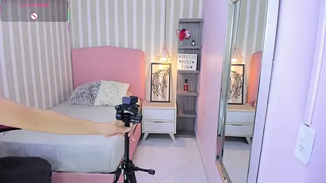 AMELIETARSON online show from September 2025 07:38:01 PM