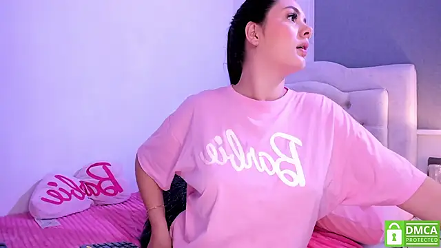 Snapshot of EmilyS__ chatting on January 2025 03:43:01 AM EmilyS online show from January 2025 03:43:01 AM