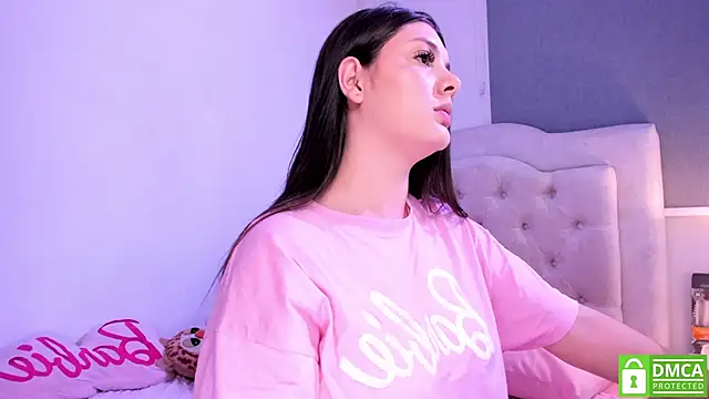 Snapshot of EmilyS__ chatting on January 2025 04:36:01 AM EmilyS online show from January 2025 04:36:01 AM