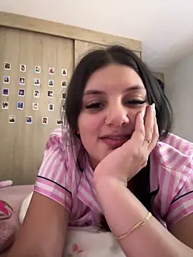 Snapshot of EmilyS__ chatting on March 2025 06:46:02 AM EmilyS online show from March 2025 06:46:02 AM