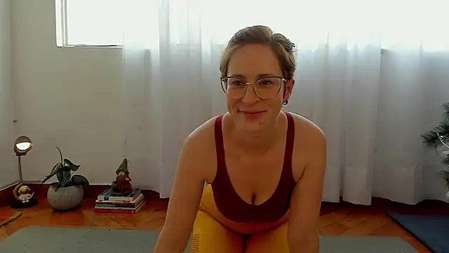 cuddlingbunny online show from December 2024 08:44:01 PM