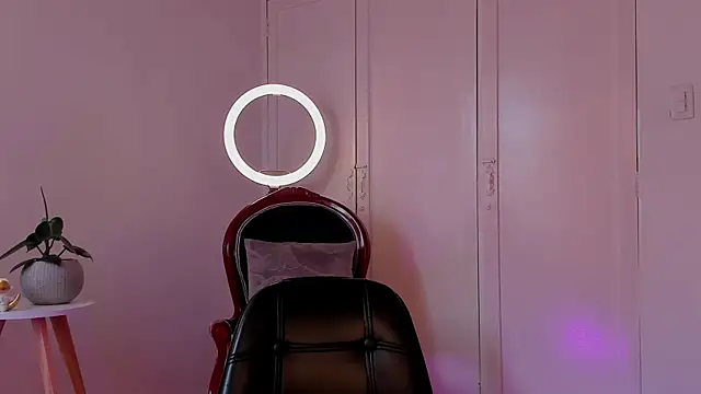 cuddlingbunny online show from December 2024 07:59:02 PM