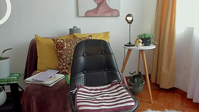 cuddlingbunny online show from March 2025 02:54:02 PM