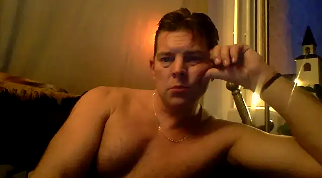 Snapshot of Teddan82 chatting on December 2024 09:40:02 AM Teddan82 online show from December 2024 09:40:02 AM