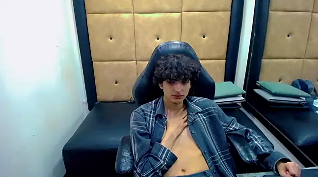 Sr BonnyEthan online show from December 2024 01:33:02 PM