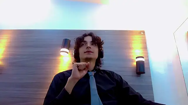 Sr BonnyEthan online show from April 2026 12:50:01 PM