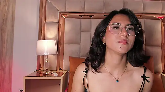 Snapshot of DaraBeckett chatting on January 2025 03:13:02 PM DaraBeckett online show from January 2025 03:13:02 PM