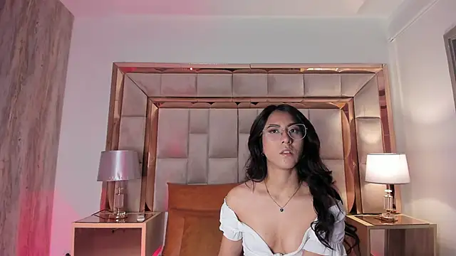 Snapshot of DaraBeckett chatting on January 2025 11:59:02 AM DaraBeckett online show from January 2025 11:59:02 AM