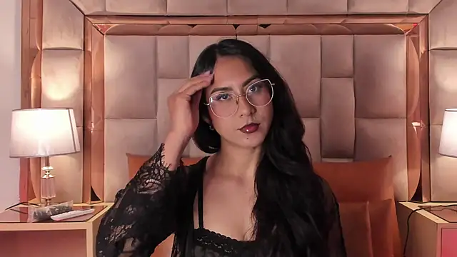 Snapshot of DaraBeckett chatting on January 2025 12:10:01 PM DaraBeckett online show from January 2025 12:10:01 PM