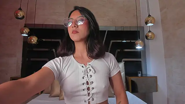 Snapshot of DaraBeckett chatting on October 2025 11:54:01 AM DaraBeckett online show from October 2025 11:54:01 AM