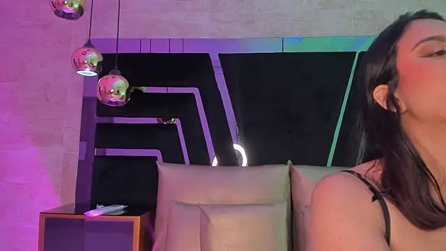 Snapshot of DaraBeckett chatting on November 2025 11:56:02 AM DaraBeckett online show from November 2025 11:56:02 AM